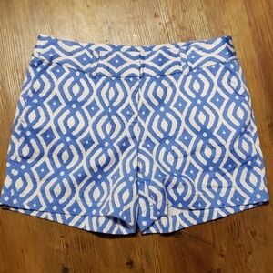 Vineyard vines blue white patterned shorts